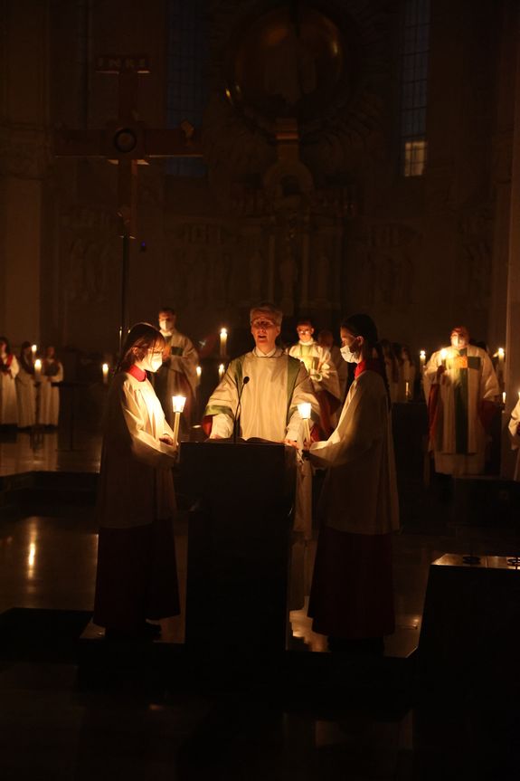 BIschof Dr. Franz Jung feiert am Samstagabend, 16. April, im Würzburger Kiliansdom die Osternacht.