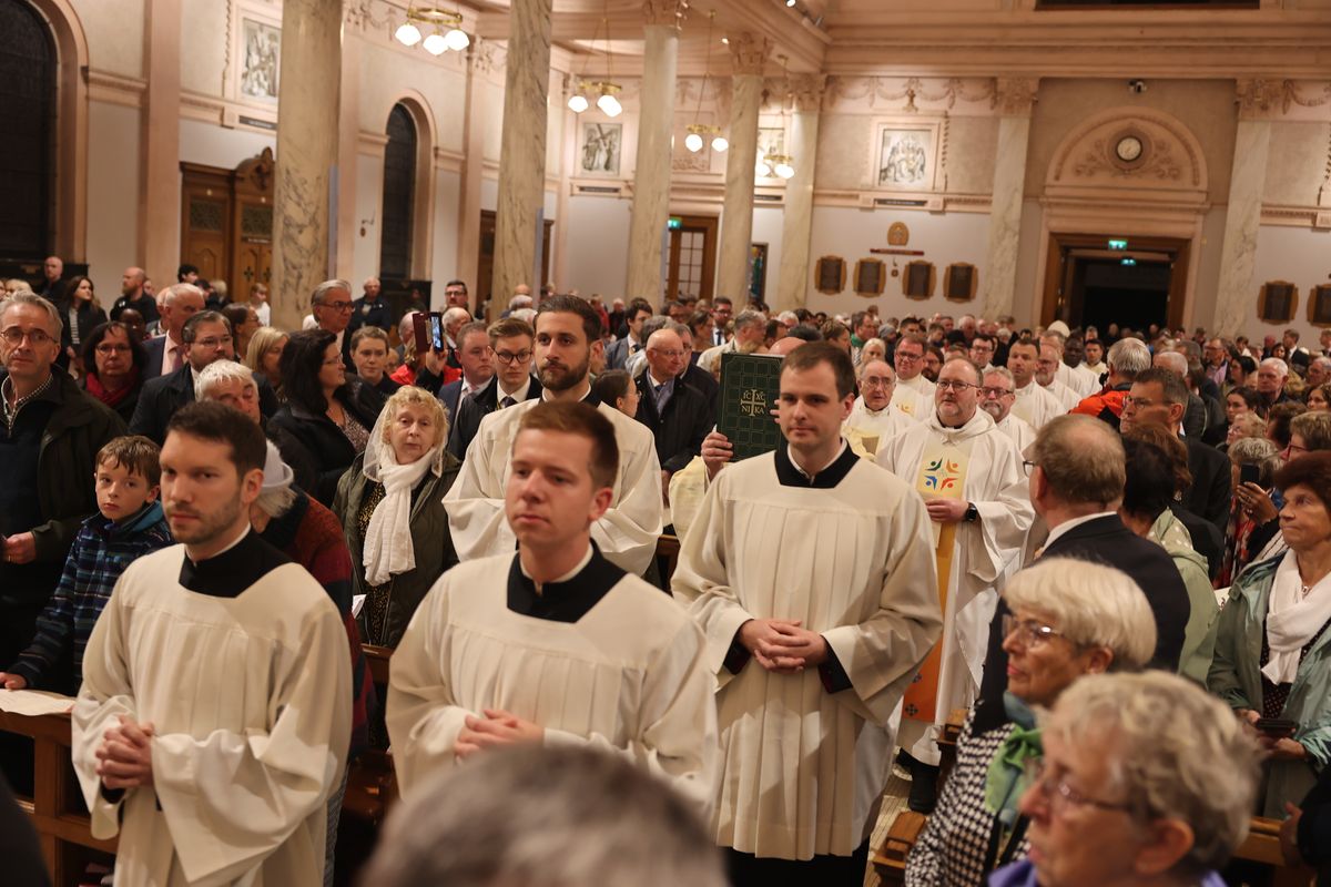 Bischof Martin Hayes, Bischof von Kilmore, feierte am Samstagabend, 5. Oktober, einen Jugendgottesdienst in der Kathedrale von Cavan. 