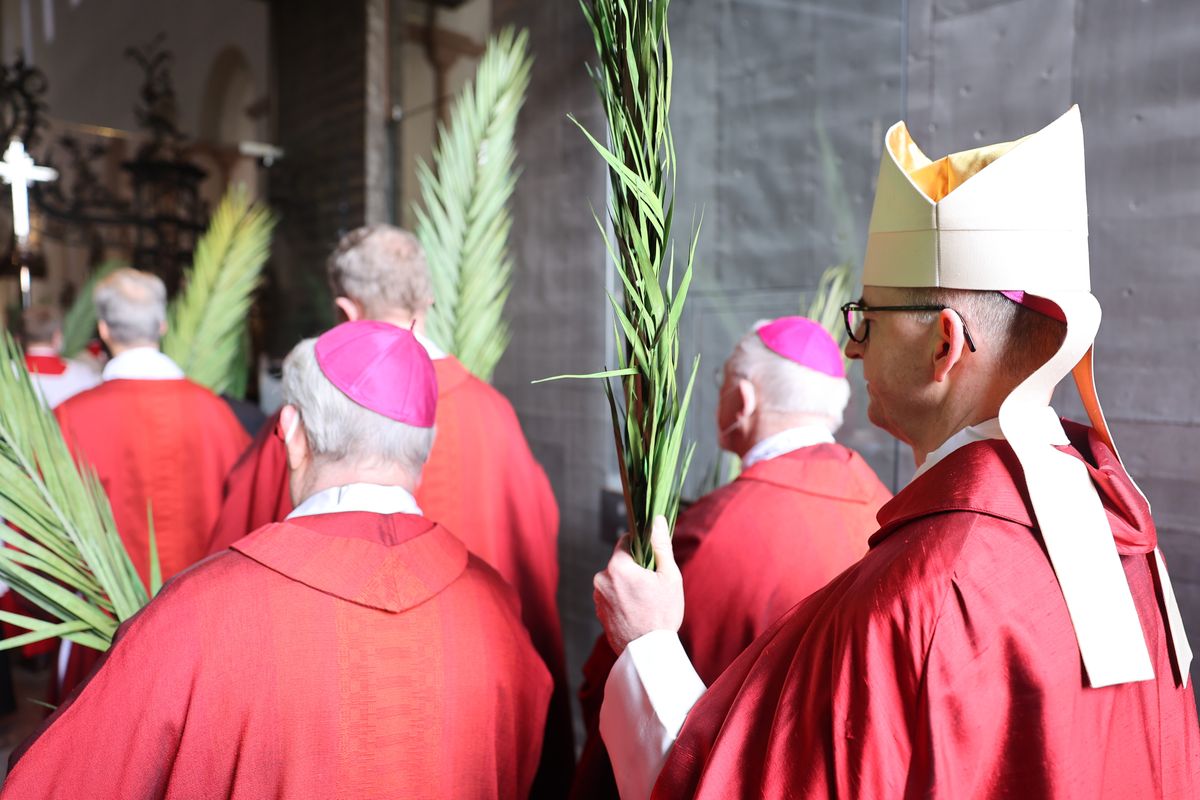 Bischof Dr. Franz Jung feierte am Sonntag, 10. April, in Würzburg die Palmsonntagsliturgie.