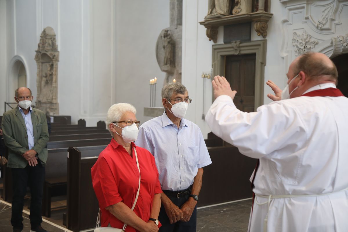 2621/0624 Ehejubilare Bischof 29. Juni Vormittag_28024