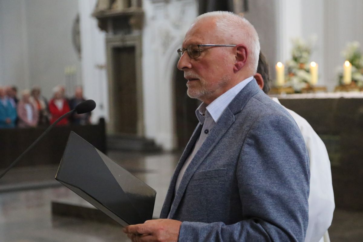 Bischof Dr. Franz Jung hat am Donnerstagnachmittag, 4. Juli, mit etwa 320 Paaren im Kiliansdom ihr goldenes oder diamantenes Ehejubiläum gefeiert.