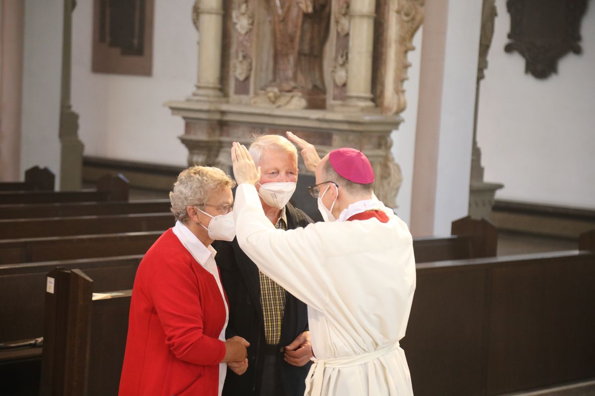 2621/0624 Ehejubilare Bischof 29. Juni Vormittag_28045