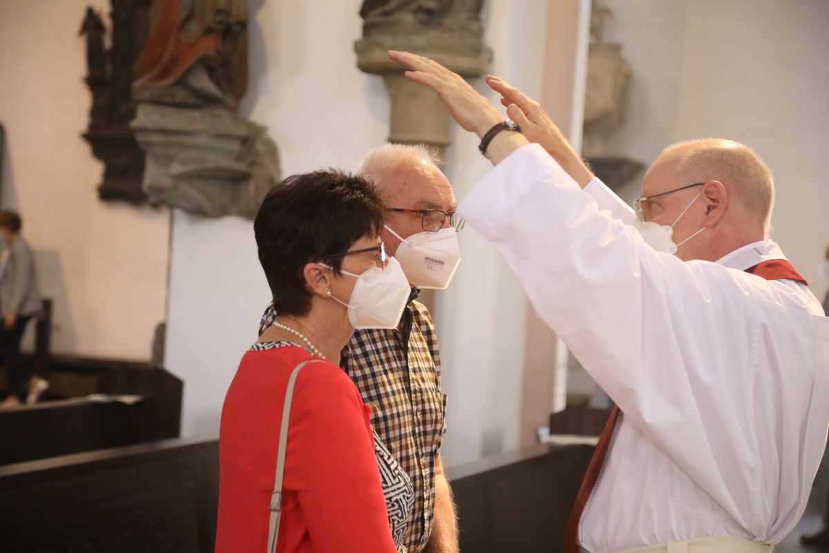 2621/0624 Ehejubilare Bischof 29. Juni Vormittag_28031