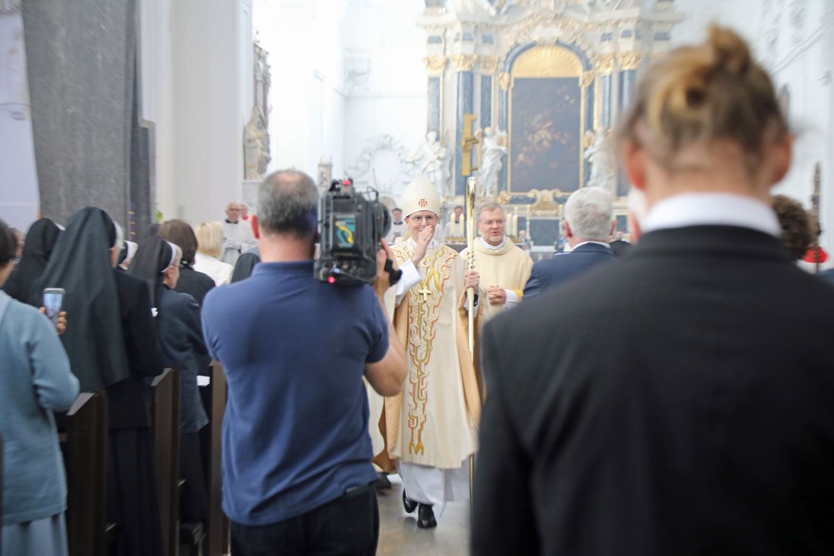 Bei einem Pontifkalgottesdienst im Würzburger Kiliansdom ist an Christi Himmelfahrt, 9. Mai 2024, Weihbischof Paul Reder zum Bischof geweiht worden.