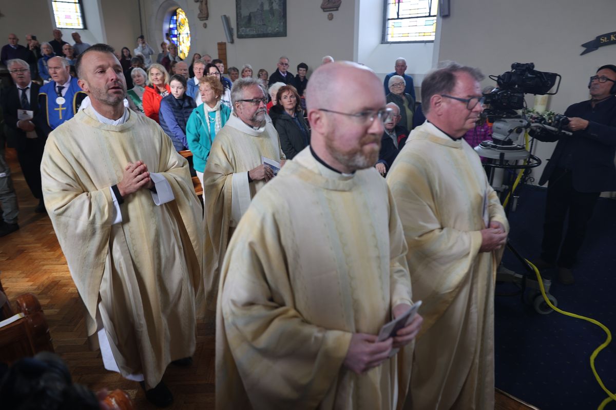 Mit einer Prozession durch den Ort, einem Gottesdienst in der Kilianskirche und einem gemeinsamen Mittagessen von Deutschen und Iren in der Saint Kilian