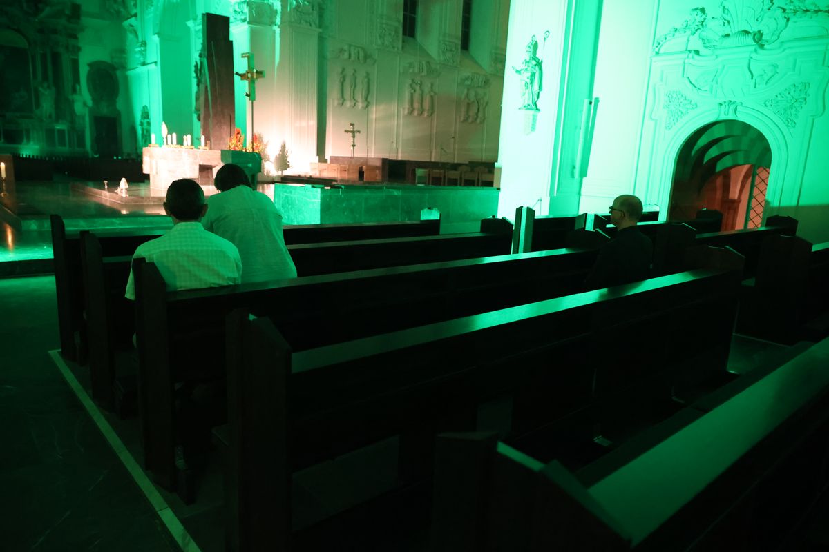 Die "Nacht der Hoffnung" am Samstagabend, 13. Juli, der Kiliani-Wallfahrtswoche lud zu Besinnung, Gebet und Kraftschöpfen in den Kiliansdom ein. Viele Passanten nutzten das Angebot, das um Mitternacht endete.