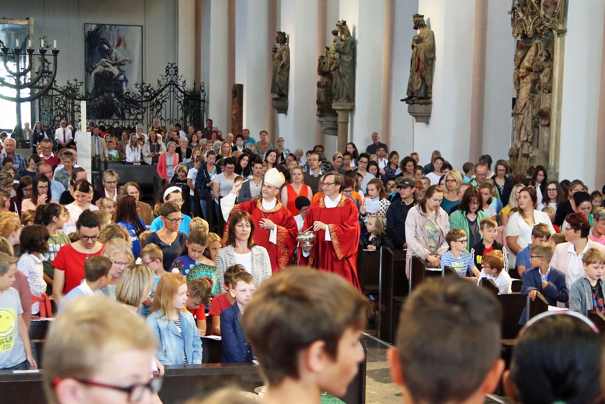 2819/0752 Kiliani-Wallfahrt der Kommunionkinder_16006