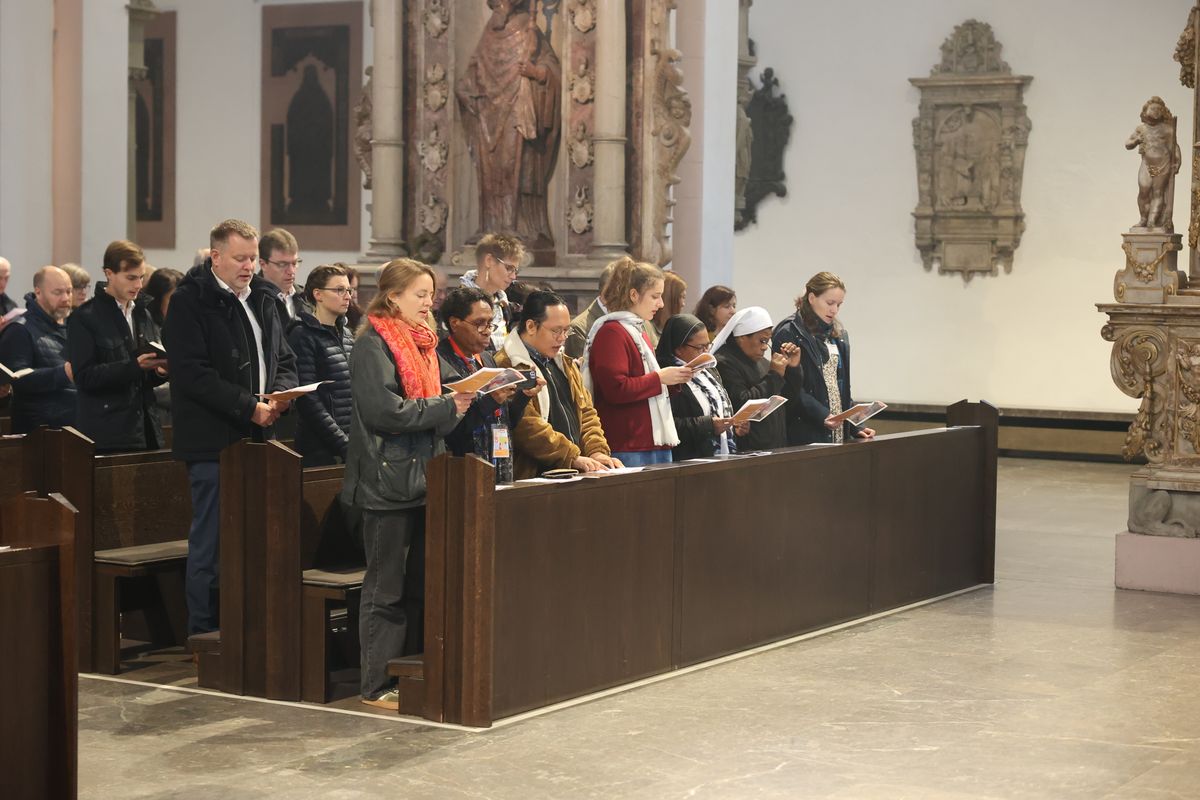 Mit einem Pontifikalgottesdienst im Kiliansdom und einem Festakt in Burkardushaus ist am Sonntag, 27. Oktober, in Würzburg der bundesweite Abschluss des Monats der Weltmission begangen worden. Beispielland war in diesem Jahr Papua-Neuguinea.