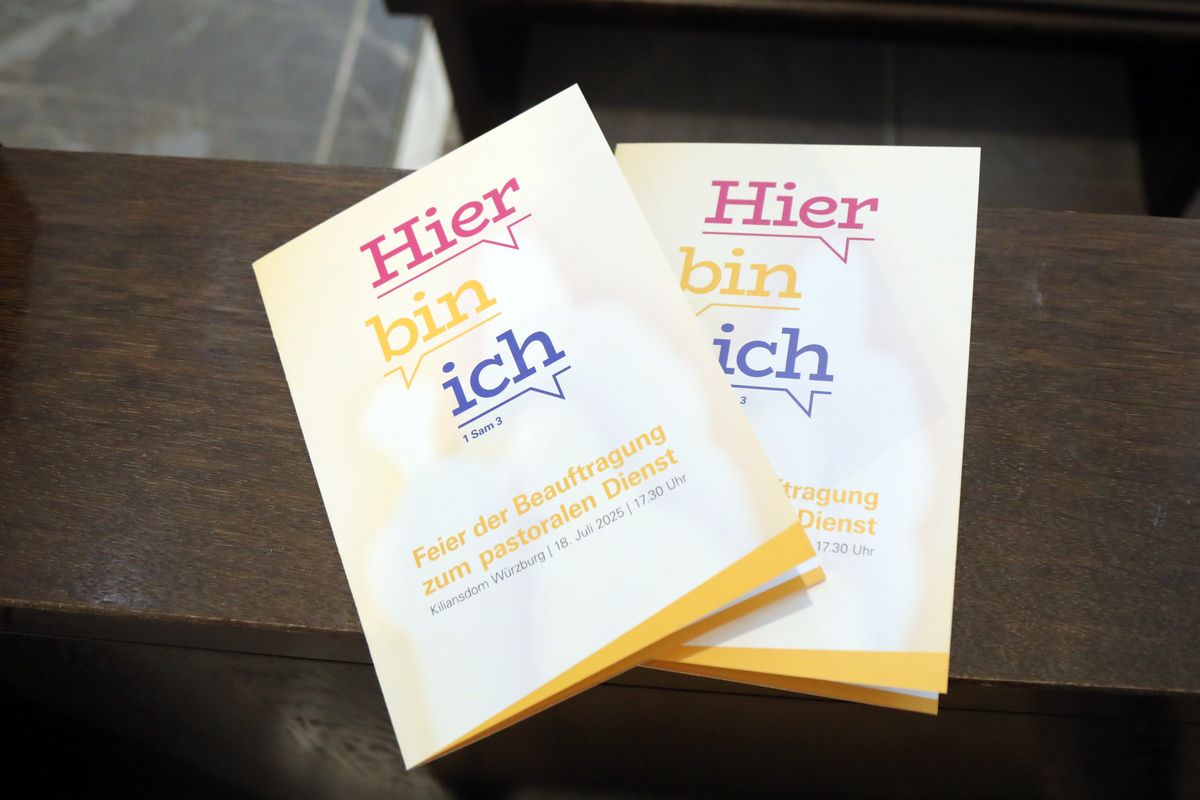 Fünf Frauen und zwei Männer hat Bischof Dr. Franz Jung bei einem Pontifikalgottesdienst am Freitag, 18. Juli 2025, als Pastoral- beziehungsweise Gemeindereferentinnen und -referenten beauftragt.