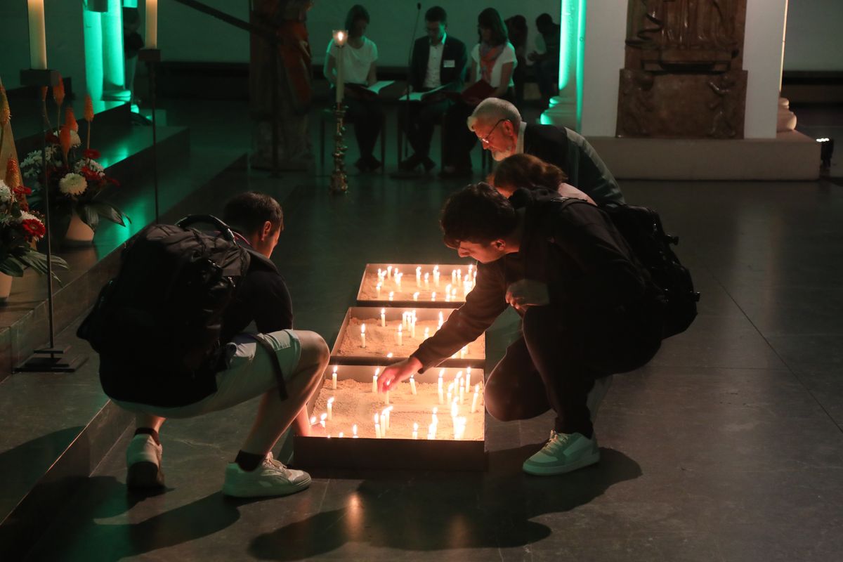 Die "Nacht der Hoffnung" in der Kiliani-Wallfahrtswoche am Samstagabend, 12. Juli, lud zu Stille, Gebet und Besinnung in den Kiliansdom ein. Viele Passanten nutzten das Angebot, das um Mitternacht endete.