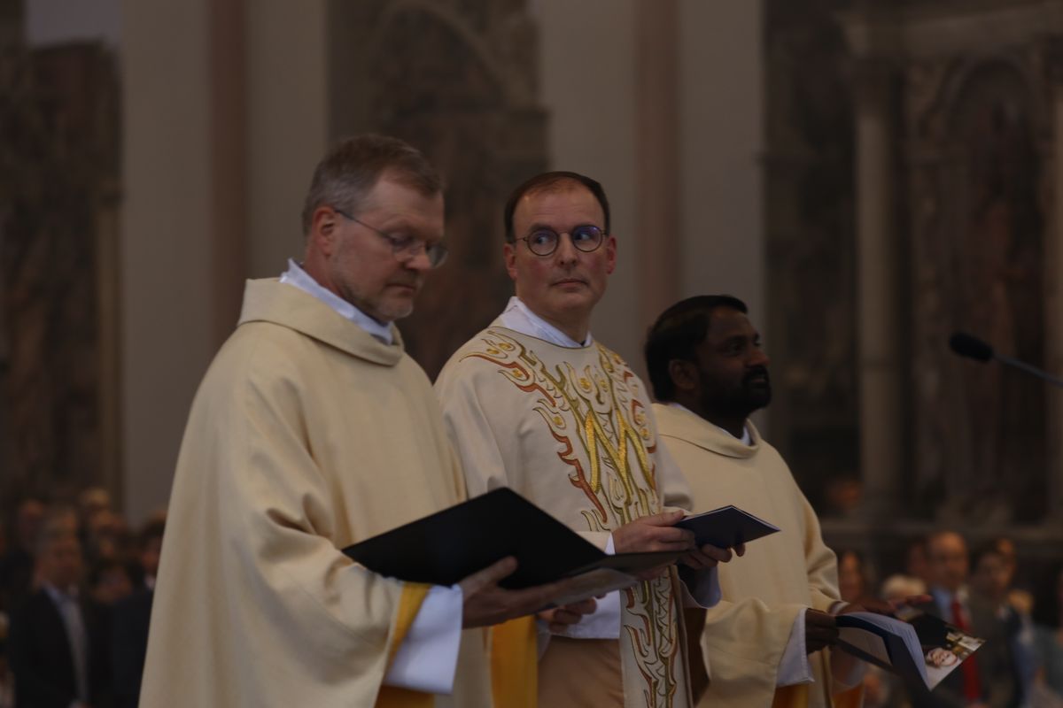 Bei einem Pontifkalgottesdienst im Würzburger Kiliansdom ist an Christi Himmelfahrt, 9. Mai 2024, Weihbischof Paul Reder zum Bischof geweiht worden. 