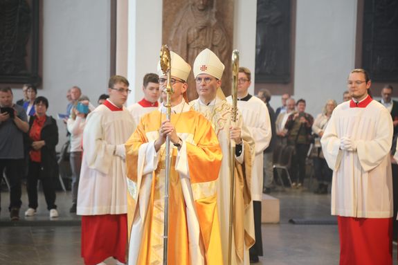 Bei einem Pontifkalgottesdienst im Würzburger Kiliansdom ist an Christi Himmelfahrt, 9. Mai 2024, Weihbischof Paul Reder zum Bischof geweiht worden.
