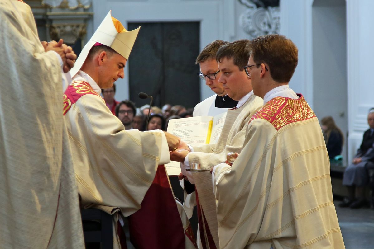 2419/0653 Priesterweihe von Frank Elsesser_15089