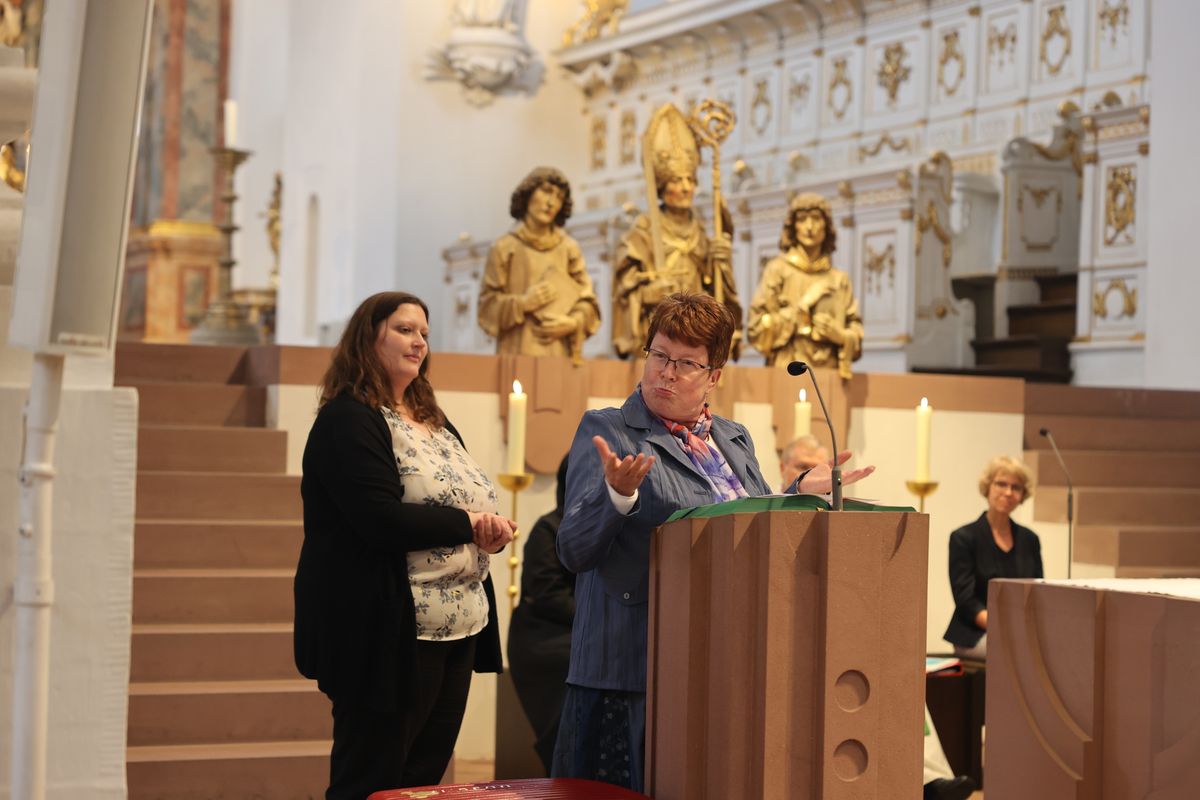 Unter anderem mit einer Wort-Gottes-Feier im Neumünster und einem Empfang im Burkardushaus hat die Berufsgruppe der Gemeindereferentinnen und -referenten am Freitag, 14. Juni, ihr 75. Jubiläum gefeiert. Unter anderem mit einer Wort-Gottes-Feier im Neumünster und einem Empfang im Burkardushaus hat die Berufsgruppe der Gemeindereferentinnen und -referenten am Freitag, 14. Juni, ihr 75. Jubiläum gefeiert.