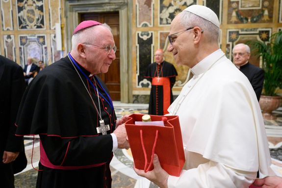 4325/1067 Audienz_63143