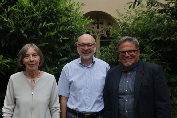 Dr. Jürgen Lohmayer. Bischöflicher Beauftragter für Missbrauch geistlicher Autorität (Mitte) und die beiden unabhängigen Ansprechpersonen Katharina Schmelter und Richard Hübner.
