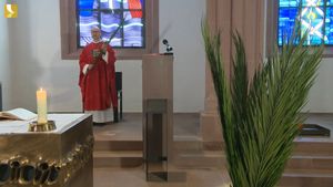 Bischof Dr. Franz Jung feierte am Palmsonntag, 5. April, einen nichtöffentlichen Gottesdienst in der Sepultur des Kiliansdoms.