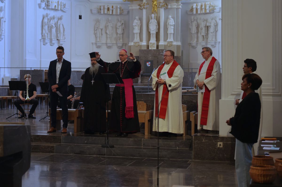 Konfessionsübergreifend hat der ökumenische Kiliani-Gottesdienst mit Bischof Dr. Franz Jung am Mittwochabend, 9. Juli, das Thema Hoffnung aufgegriffen.