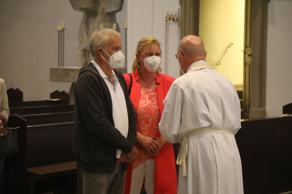 2721/0637-Dankgottesdienst für Ehejubilare mit Bischof Dr. Franz Jung_28318 Bischof Dr. Franz Jung hat am Mittwochabend, 30. Juni, einen Gottesdienst im Würzburger Kiliansdom gefeiert.