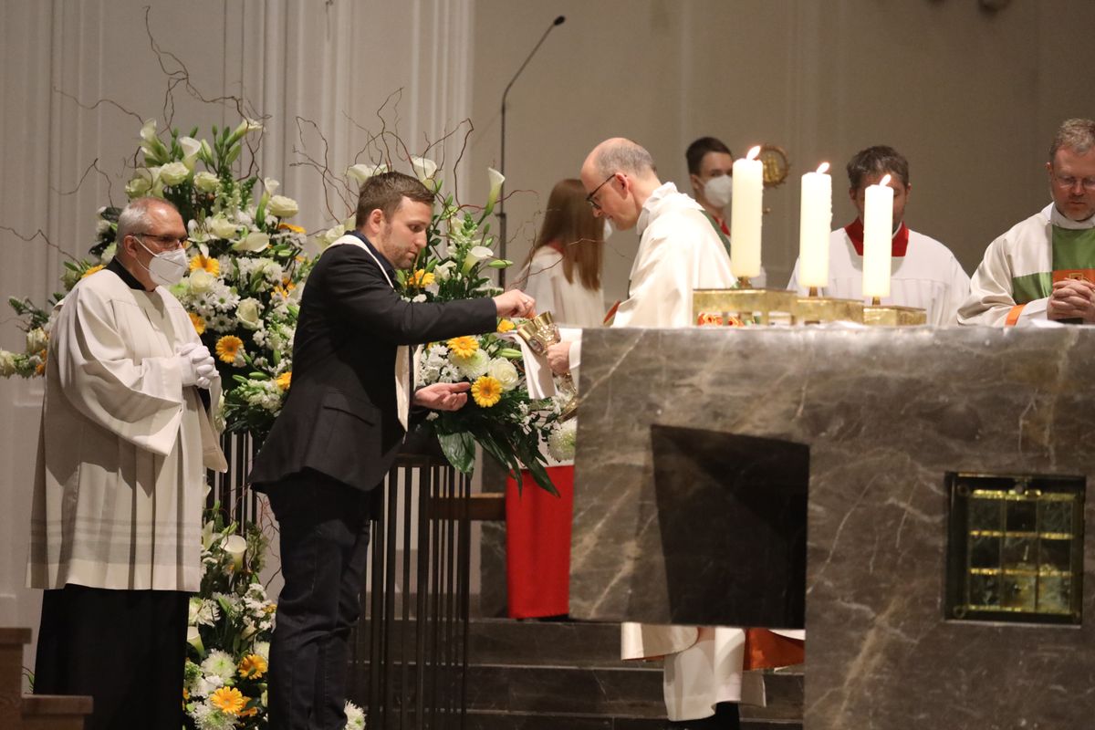 Erstmals empfing Michael Wegel in der Osternacht die Heilige Kommunion,