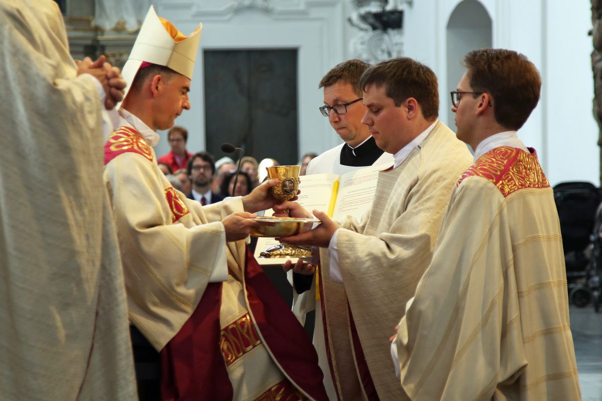 2419/0653 Priesterweihe von Frank Elsesser_15090