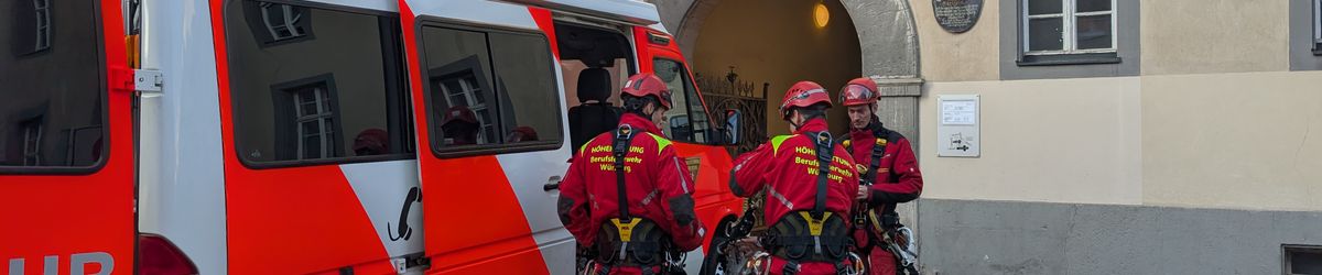 4225/1057 Höhenrettung Würzburg 2025_62952