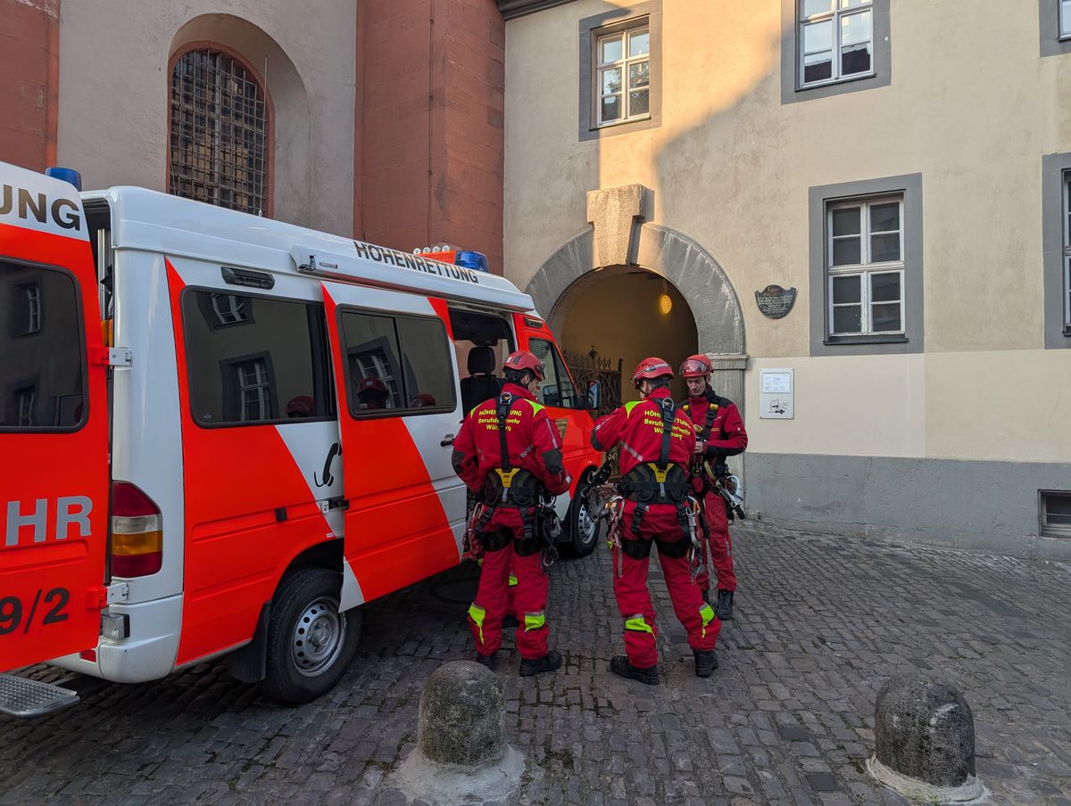 4225/1057 Höhenrettung Würzburg 2025_62952