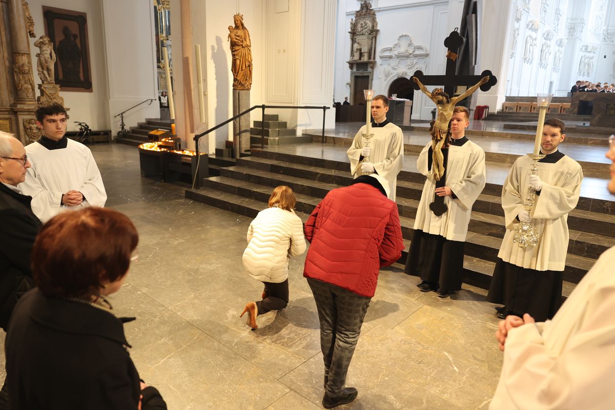 1424/0365 Karfreitag_45845