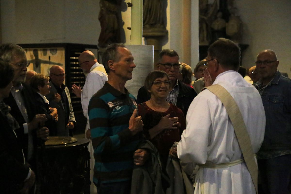 Bischof Dr. Franz Jung hat am Donnerstagnachmittag, 4. Juli, mit etwa 320 Paaren im Kiliansdom ihr goldenes oder diamantenes Ehejubiläum gefeiert.