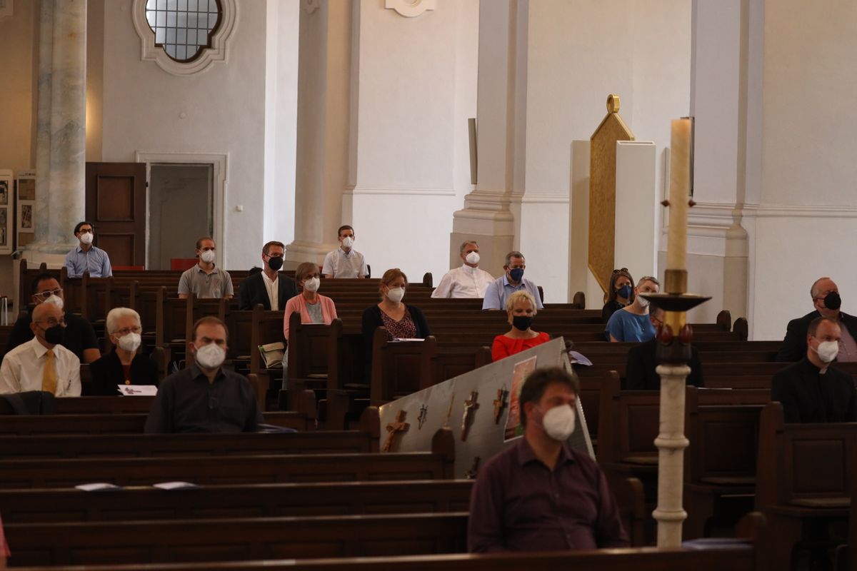 Bei einem feierlichen Gottesdienst in der Seminarkirche Sankt Michael in Würzburg mit Bischof Dr. Franz Jung am Montagabend, 26. Juli, sind Regens Stefan Michelberger und Subregens Stefan Fleischmann verabschiedet und Regens Peter Göttke offiziell begrüßt worden. 