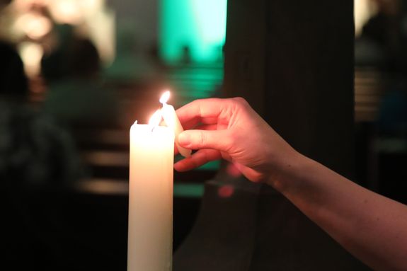 Die "Nacht der Hoffnung" in der Kiliani-Wallfahrtswoche am Samstagabend, 12. Juli, lud zu Stille, Gebet und Besinnung in den Kiliansdom ein. Viele Passanten nutzten das Angebot, das um Mitternacht endete.