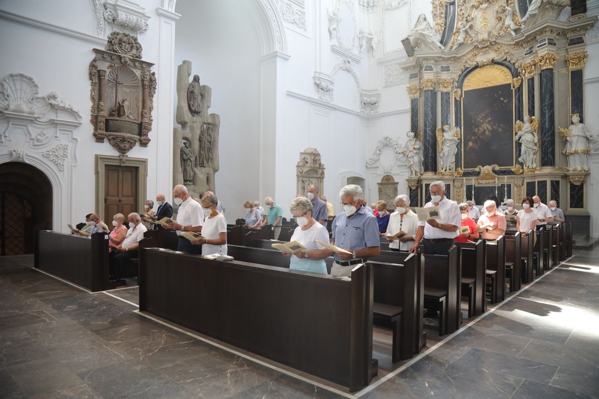 2621/0621 Dankgottesdienst für Ehejubilare mit Bischof Jung_27790