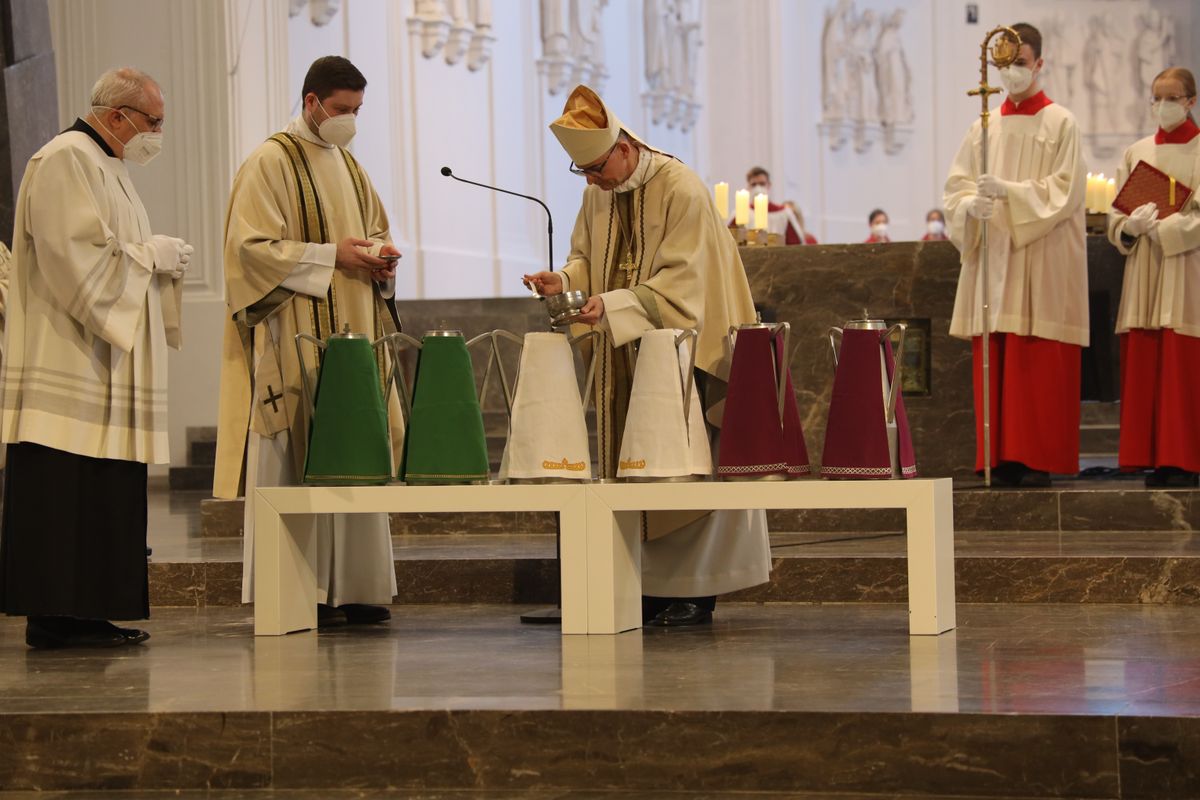 1321/0323 Missa chrismatis_26166