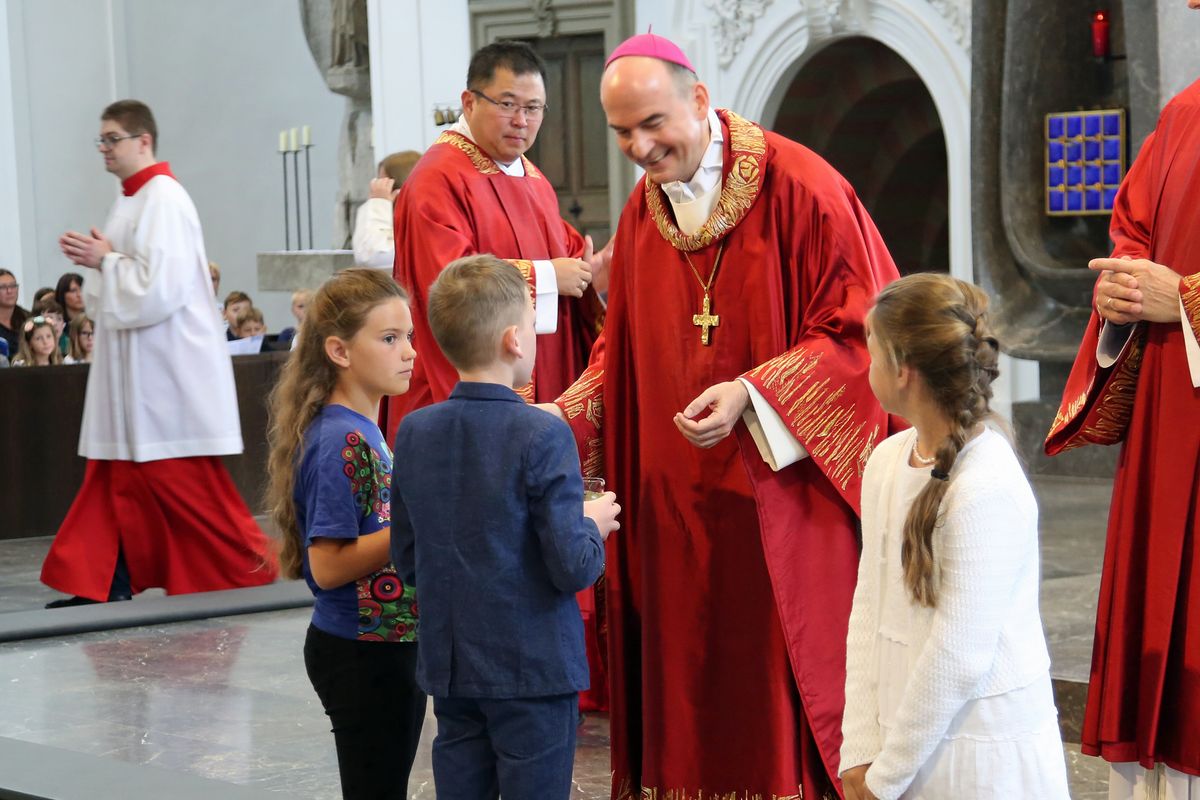 2819/0752 Kiliani-Wallfahrt der Kommunionkinder_16017