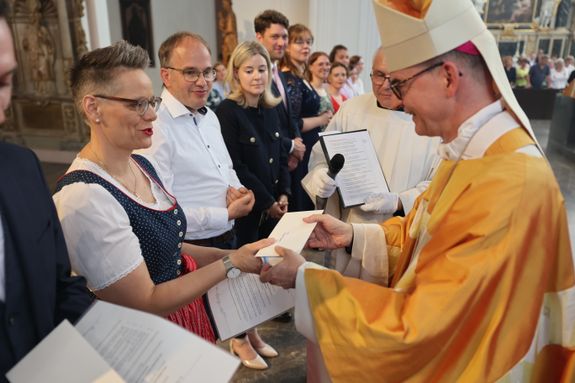 Bischof Dr. Franz Jung beauftragte Dr. Regina Augustin als Pastoralreferentin.