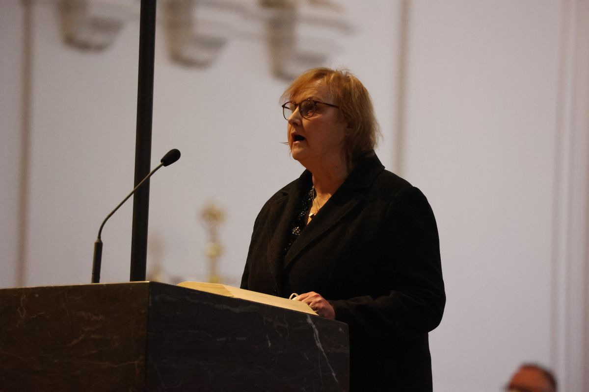 Einen adventlichen Gottesdienst für die Mitarbeitenden von Caritas und Bischöflichem Ordinariat Würzburg hat Bischof Dr. Franz Jung am Donnerstag, 16. Dezember, im Kiliansdom gefeiert.