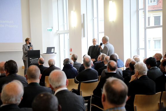 4625/1155 Diözesaner Priestertag