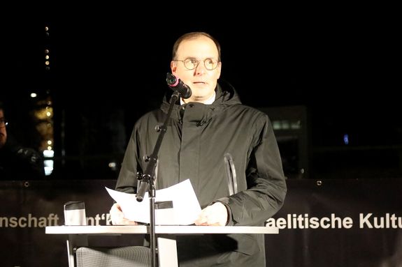 4925/1244 Gedenken an die Deportation der Juden vor 84 Jahren