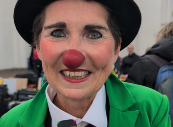 2126/0510 Kaleidoskop Clowns an die Macht