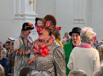 2126/0510 Kaleidoskop Clowns an die Macht