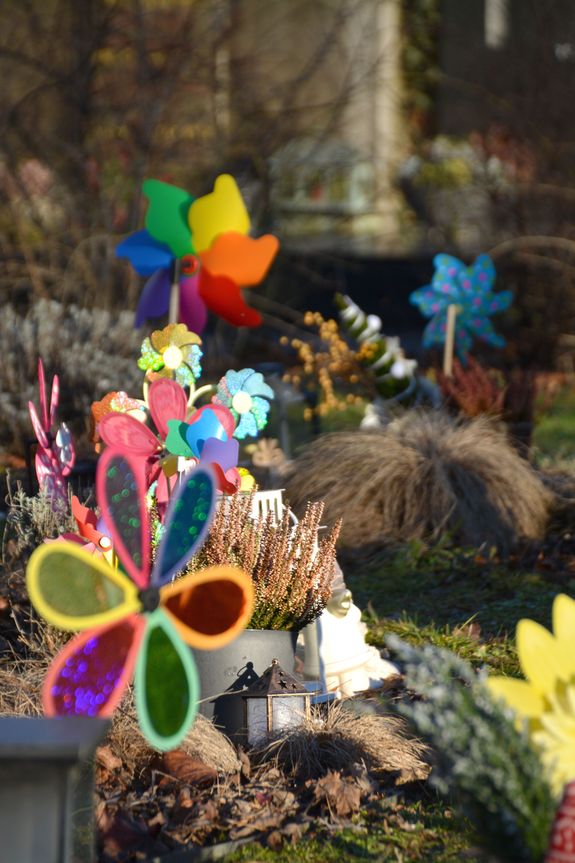 Blick auf den Garten der Sternenkinder am Würzburger Hauptfriedhof.