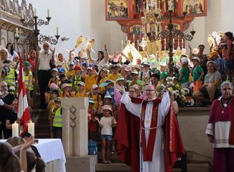 2926/0694 Kiliani-Gottesdienst und Prozession Kindergartenkinder