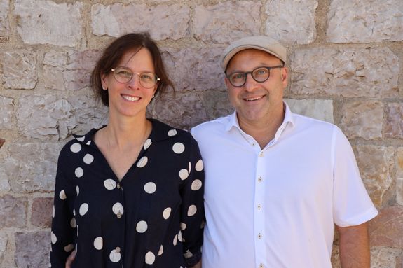 Georg und Julie Jescke aus Würzburg haben sich mit der Pilgerfahrt eine Auszeit gegönnt. Sie waren unter anderem von der langen Geschichte des Orts beeindruckt.