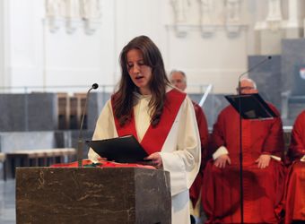 2226/0548 Pfingstgottesdienst mit Bischof Jung