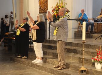 2926/0695 Kiliani-Menschen im Alter, in Krankheit, mit Behinderung Außerdem wird der Gottesdienst in Gebärdensprache übersetzt.