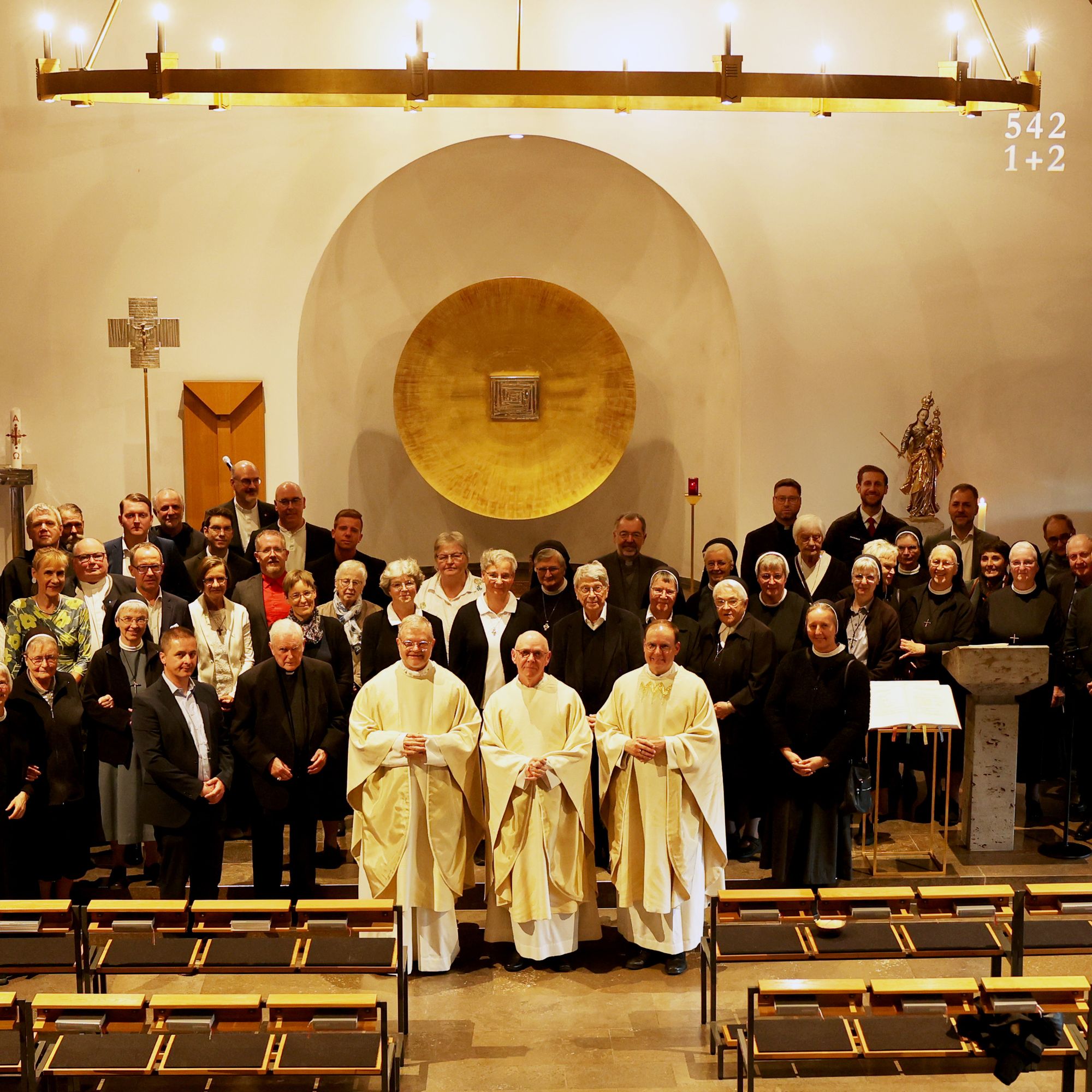 Domvikar Paul Weismantel ist bei einem Gottesdienst im Exerzitienhaus Himmelspforten offiziell in den Ruhestand verabschiedet worden.