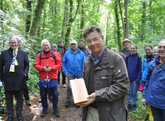 2126/0510 Kaleidoskop Eine Auszeit bei Knoblauchsranke