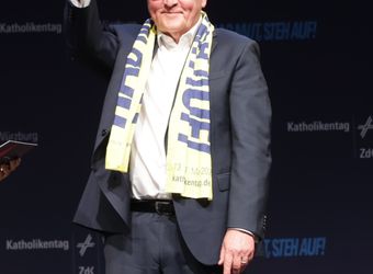 2126/0510 Kaleidoskop Steinmeier erste trockene Veranstaltung